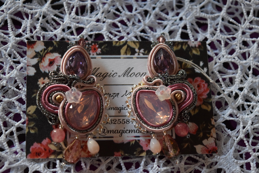 Orecchini in Soutache con pietre sfaccettate